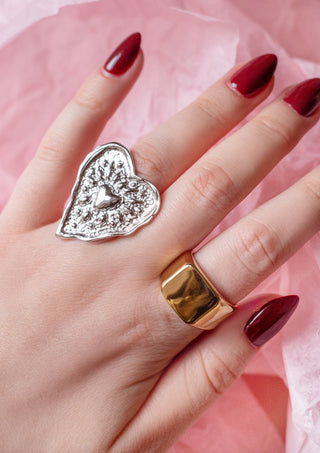 Flowy Heart Ring