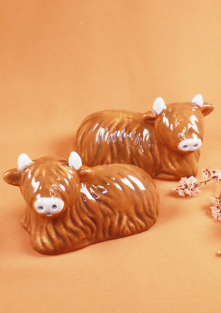Highland Cow Salt & Pepper Shakers