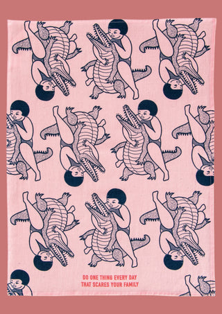 Kökshandduk: Scares Your Family