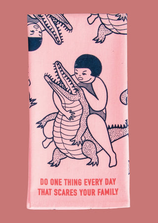 Kökshandduk: Scares Your Family