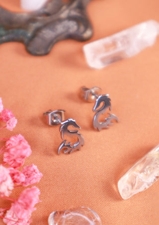 Dragon stud earrings Silver