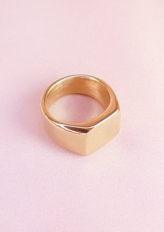Thick Signet Ring Gold