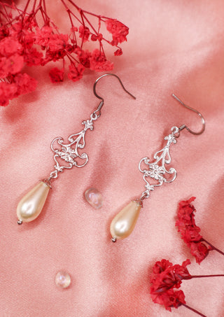 Delicate Pearly earrings