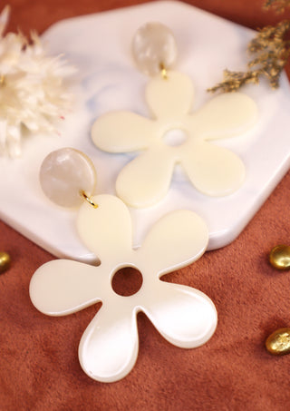 Majestic Blossom Earrings Pearl