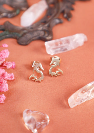 Dragon stud earrings Gold