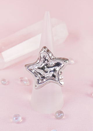Flowy Star Ring