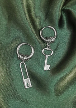 Locked Hoops