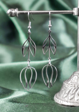 Dangly Tulip Earrings
