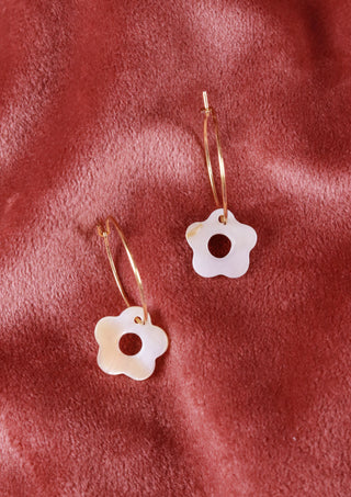 Pearl Daisies earrings