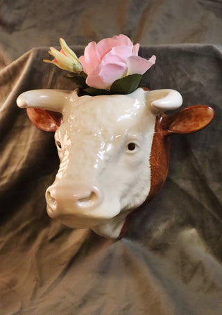 Hereford bull wallvase