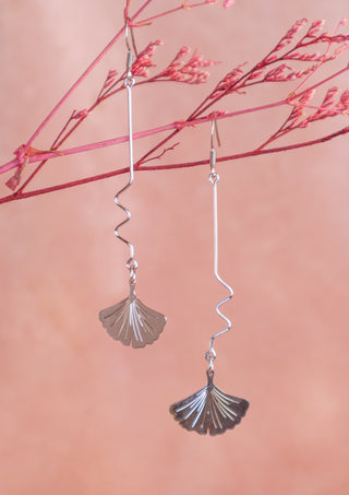 Falling ginkgo silver earrings